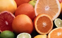 Los cítricos como naranja, limon y pomelo tienen mucha vitamina c